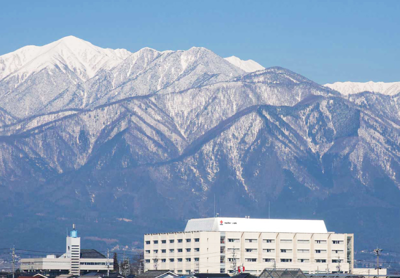 安曇野⾚⼗字病院 外観